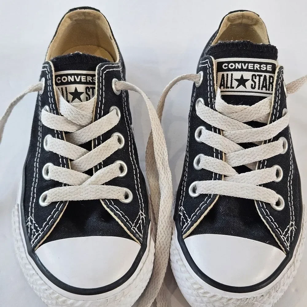 Converse All Star Low Top Children's Shoes, Black, Size 11 Good Used Condition